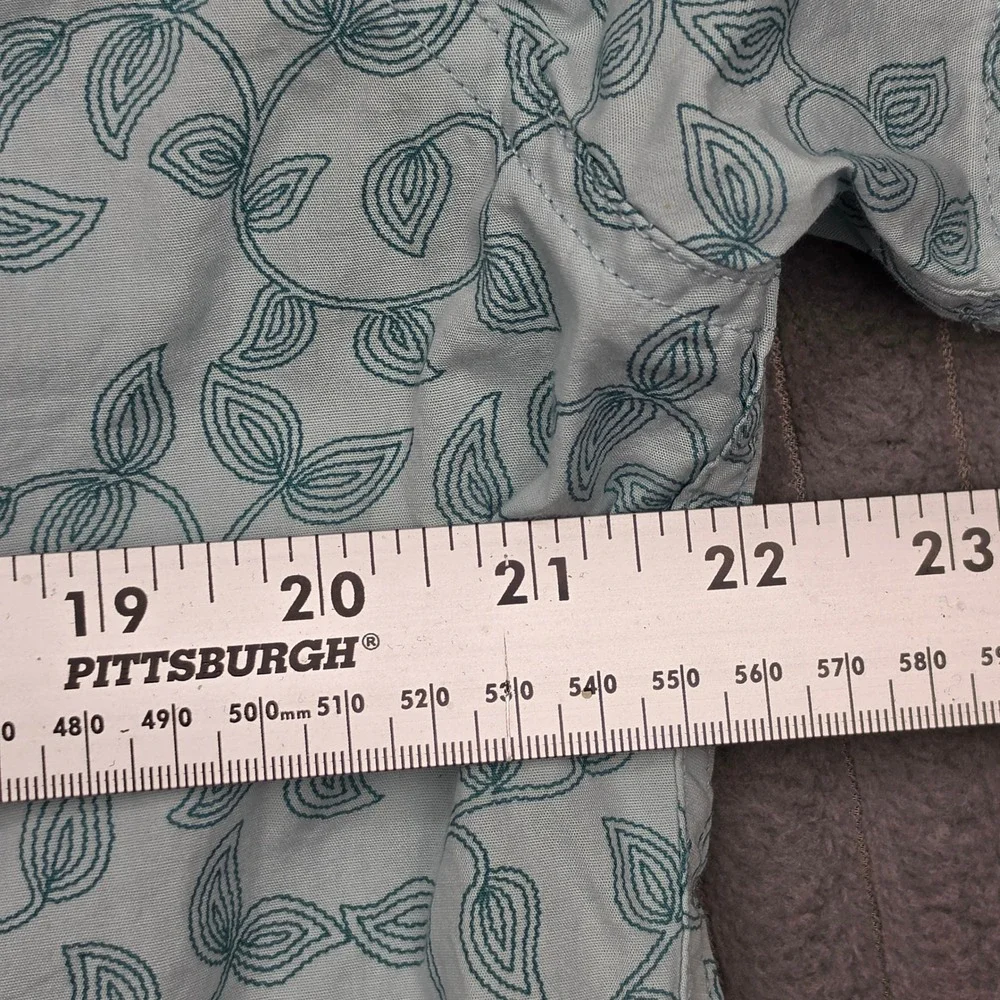 Levis white design pattern